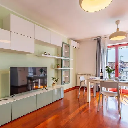 Awesome In With Kitchen * Pula