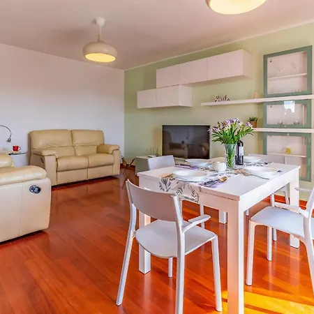 Awesome In With Kitchen Apartment